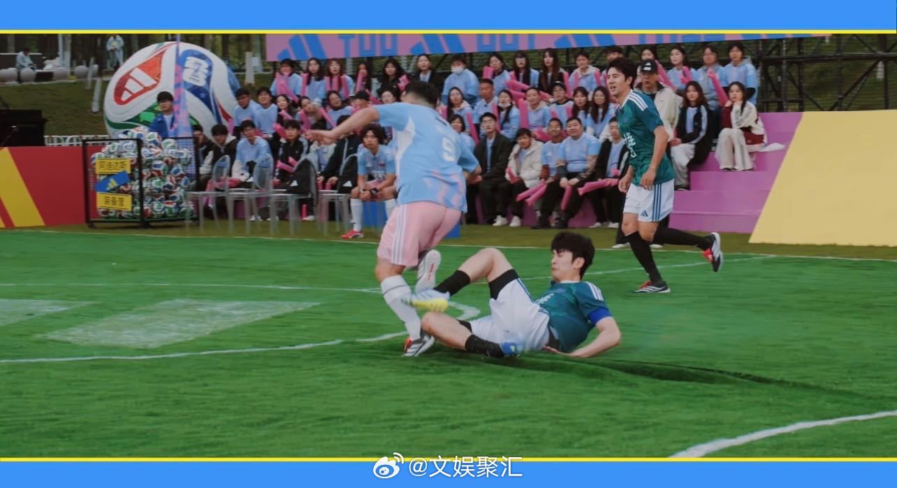 张云龙一条人张云龙很长的一条人 管乐形容张云龙铲球像“很长的一条人”，太逗啦！一