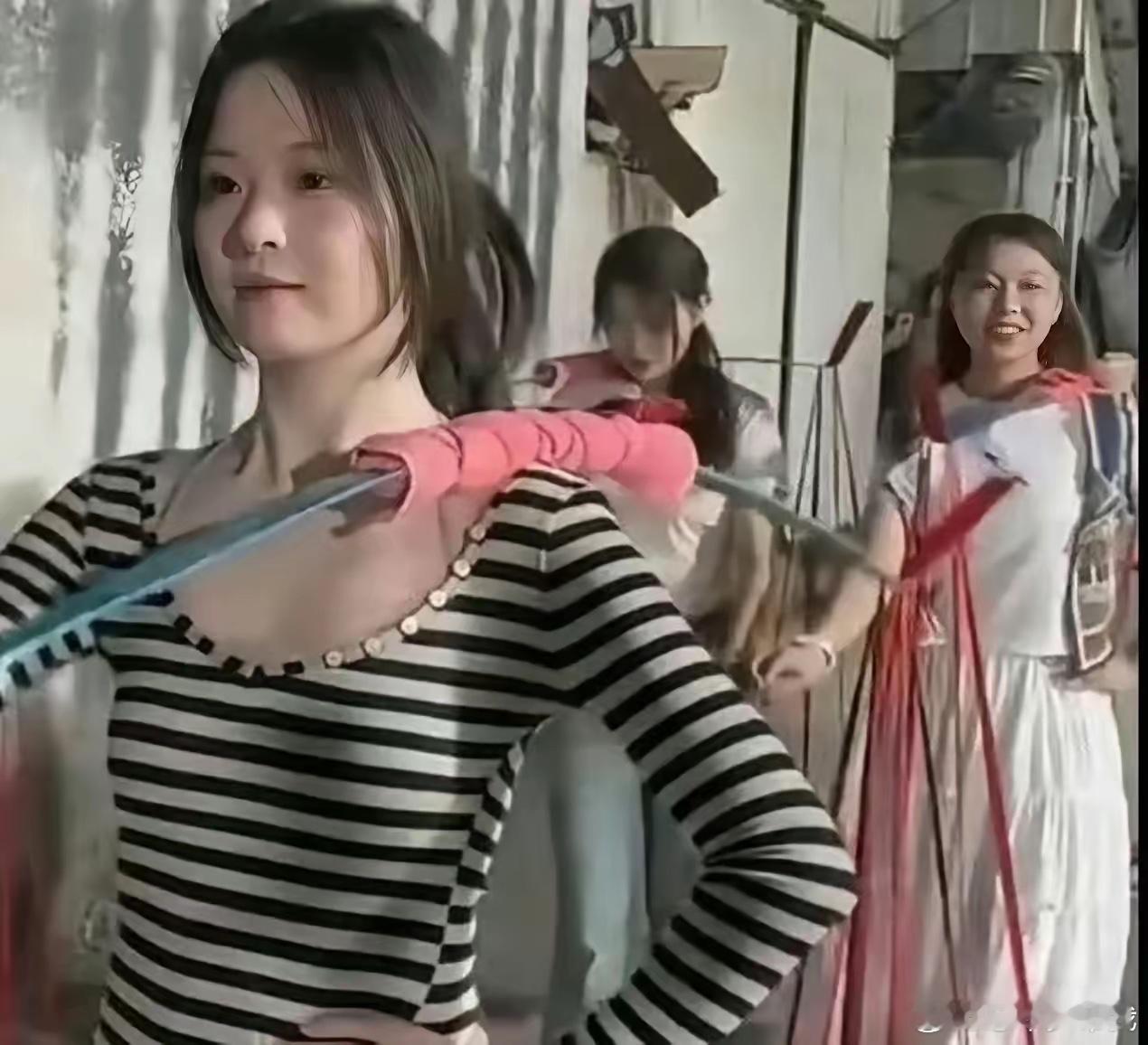 难怪都说潮汕女孩‏离婚率全‌‎省最低，光看‎她们‎﻿这身段‌就明白了。 ​​​
