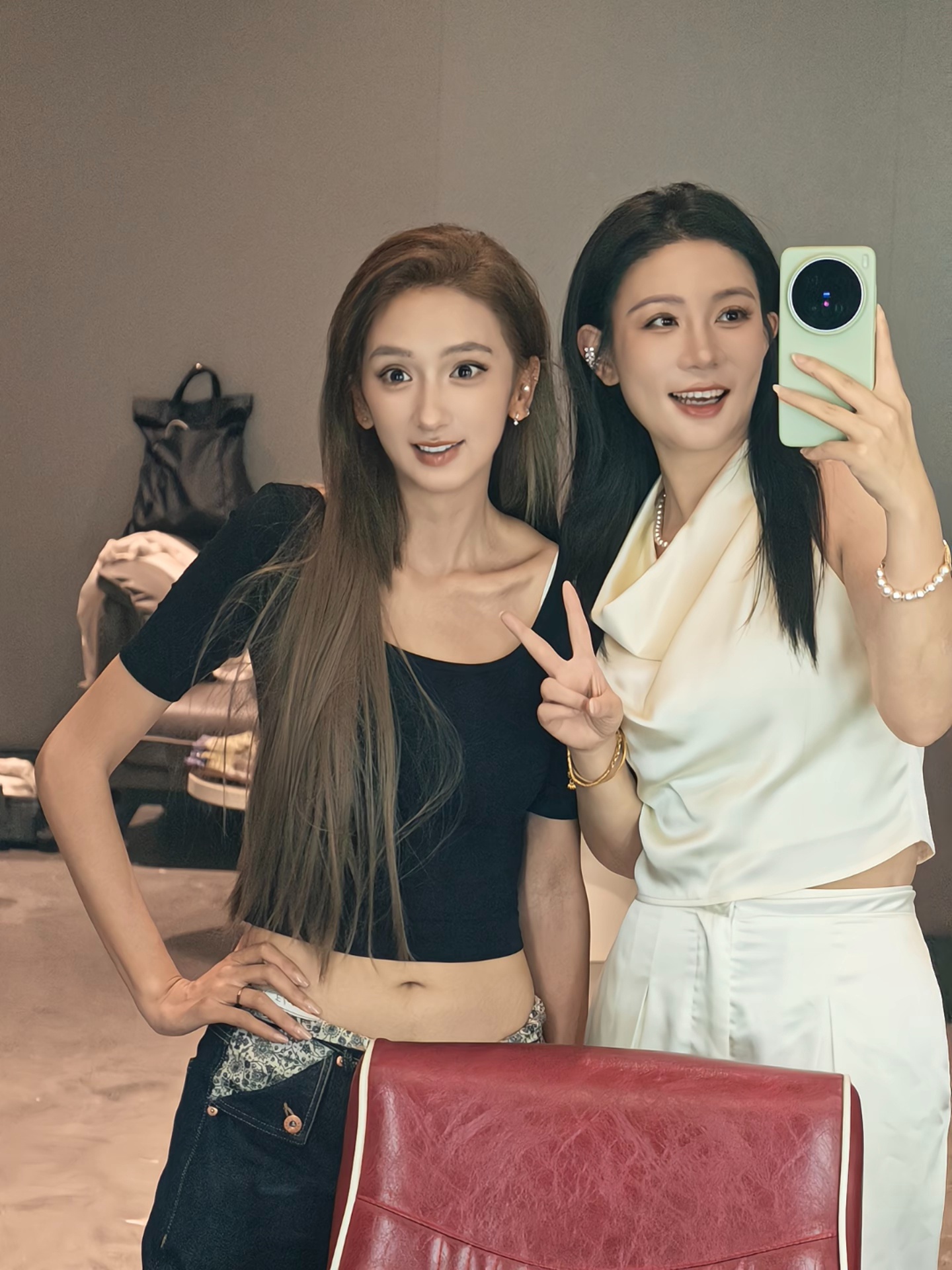 她问我好看吗你们说呢？ 北京·聚伙片场