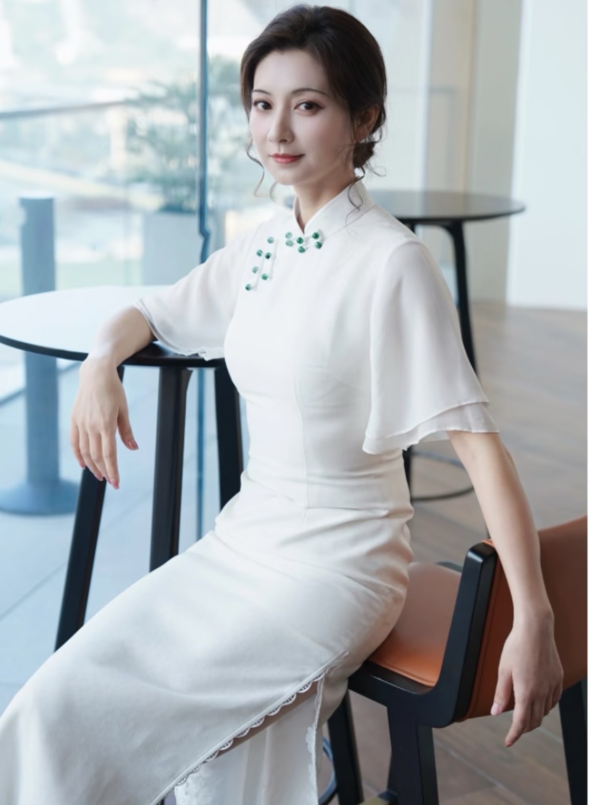 眉庄姐姐老了好多再看眉庄，还是会被那份温婉打动。角色永远停在最美的时候，而演员在