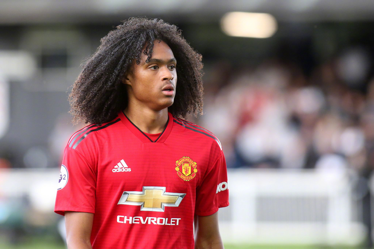 国足这次热身赛，又冒出不少拿国土面积、人口多少来评判球队实力的“懂球帝”，实在是