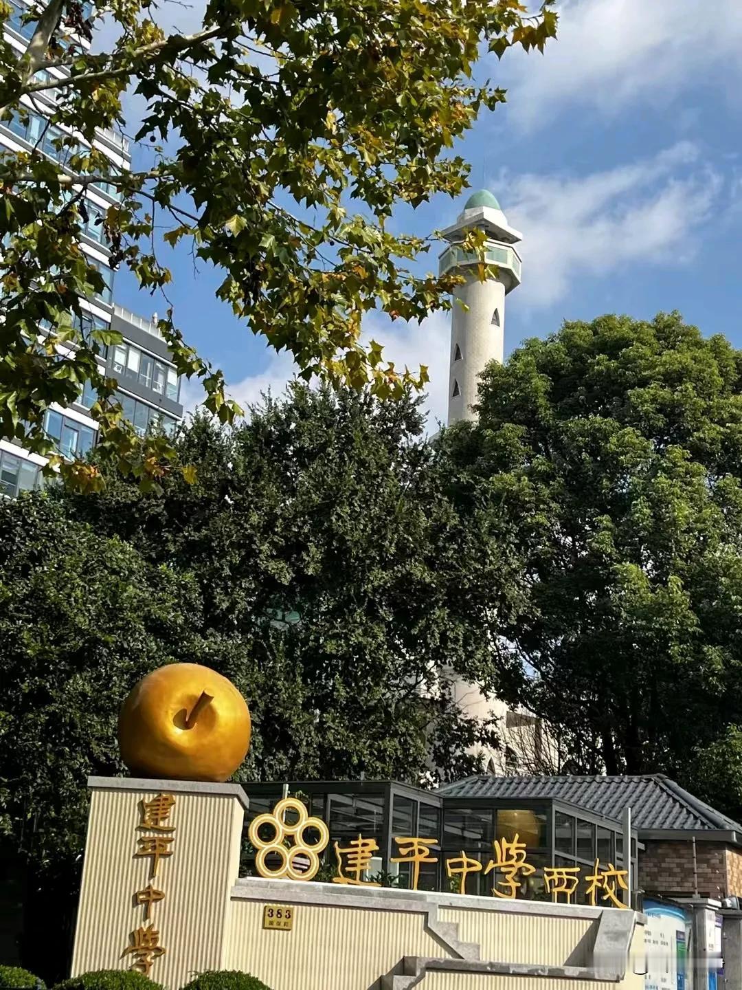 读懂了人生，一切都是浮云；
      读懂了岁月，一切皆是过客；
      