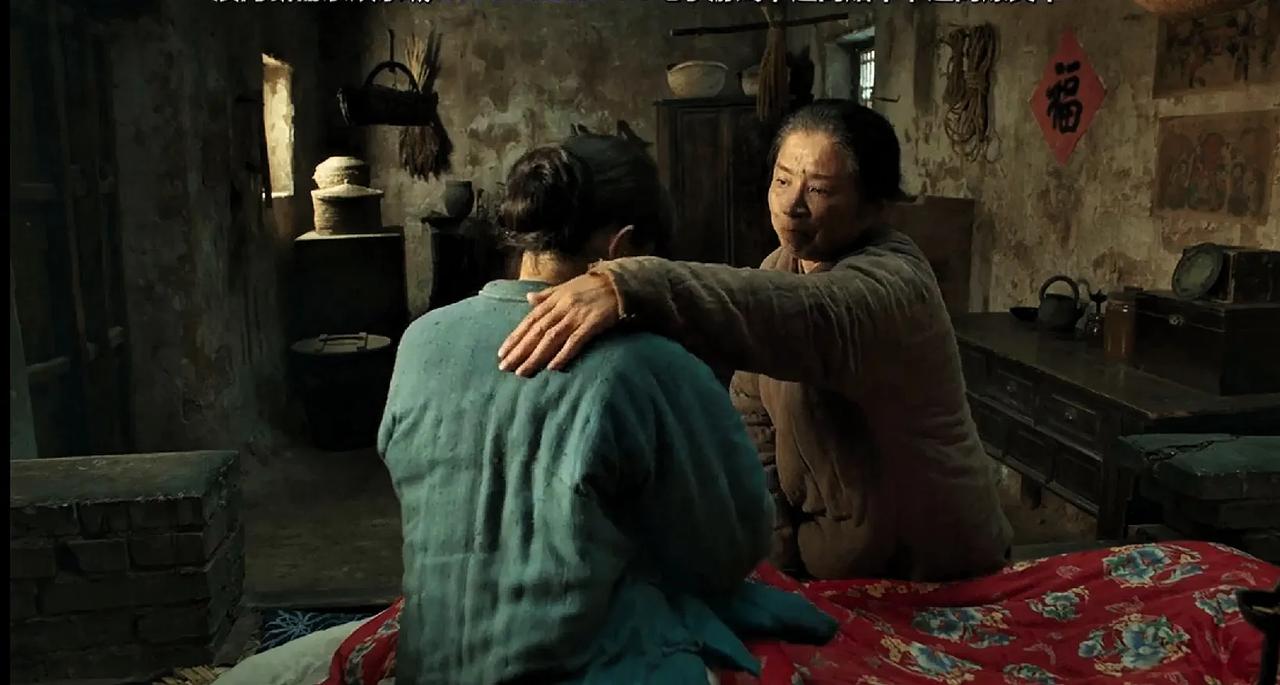 《生万物》这部剧最让人感动的就是绣绣的婆婆，如果不是她，真不知道绣绣能不能安心在