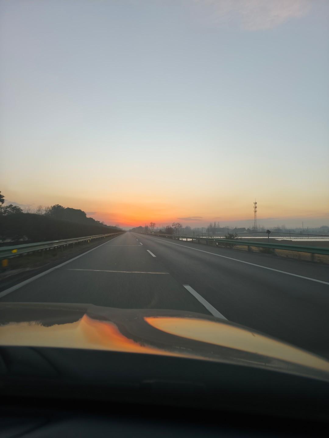 分享一张你在路上的照片 路上的风景很美 旅行途中的美景 随拍图 迟到的风景照片 