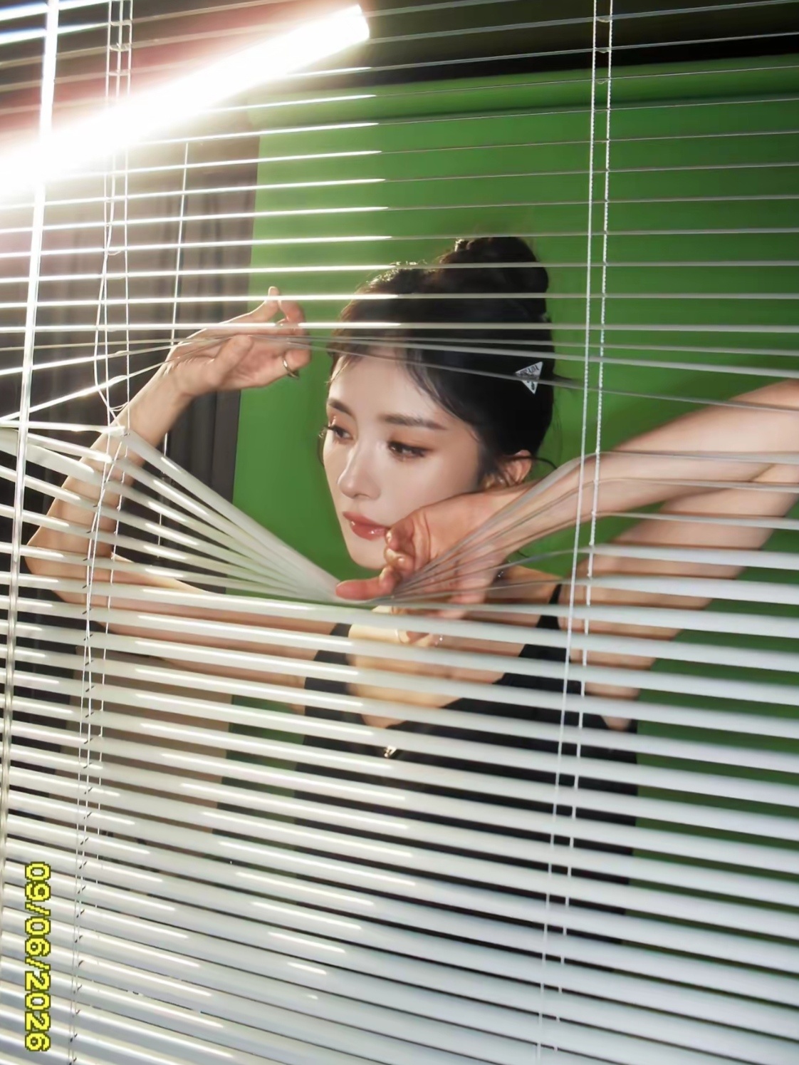 杨幂李沁同框幂幂姐的美貌还是太权威了！！ 