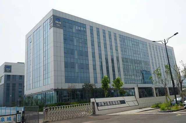 山东以后不出省就能发射火箭。


卫星方面，济南卫星总装基地已经完工，目前具备年
