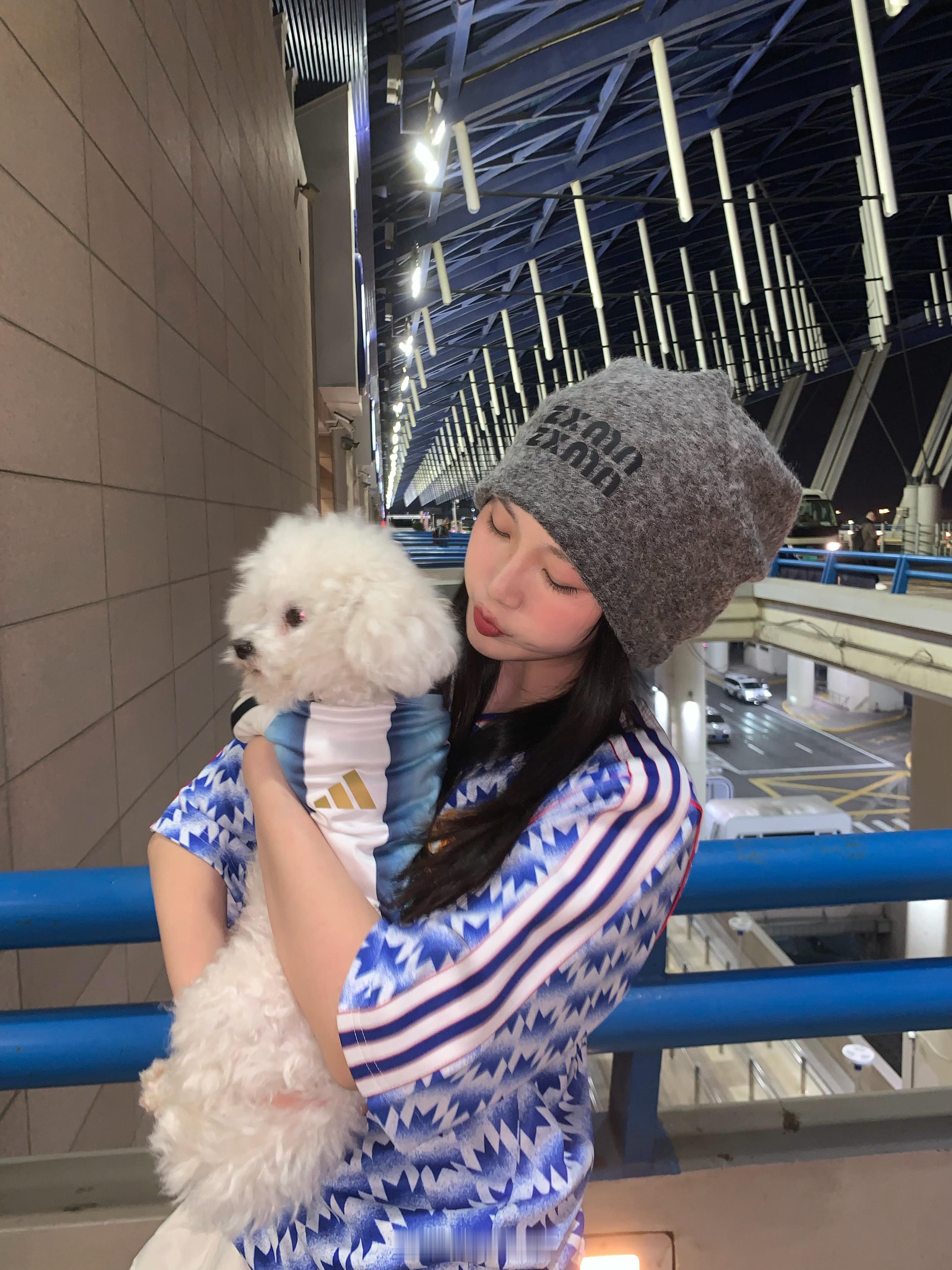 peanut乖乖送姐姐一起来机场咯 