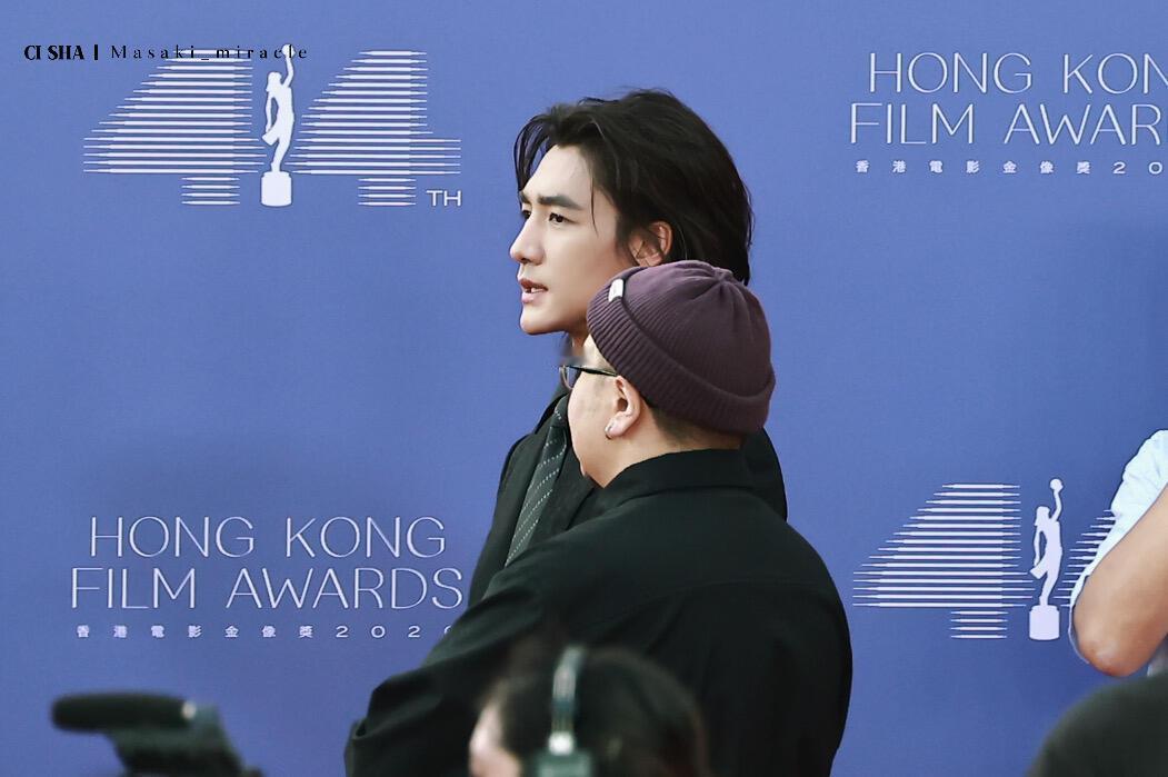 此沙金像奖推介酱园弄此沙作为酱园弄推介人登台金像奖作为《酱园弄》的介绍人亮相，我