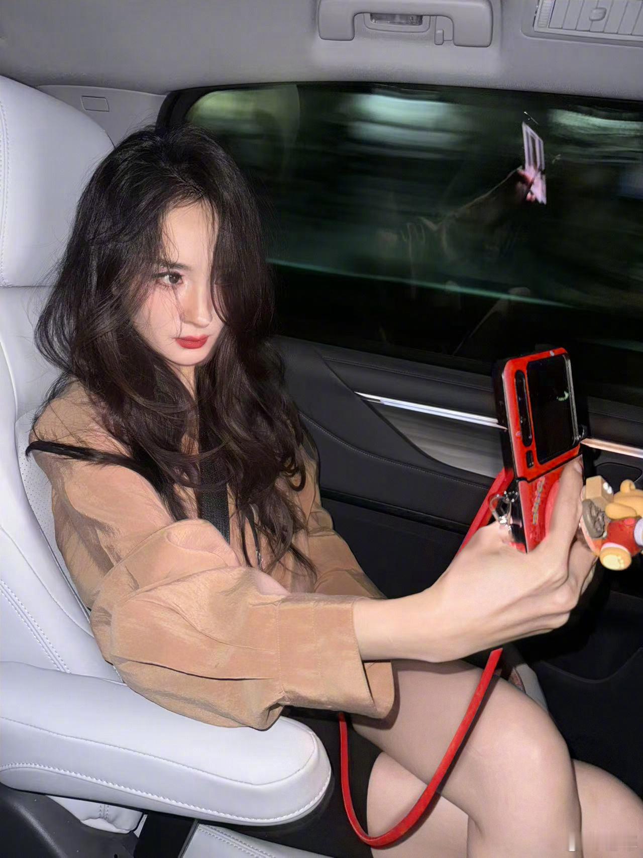 杨幂最新自拍🤳🏻 ​​​