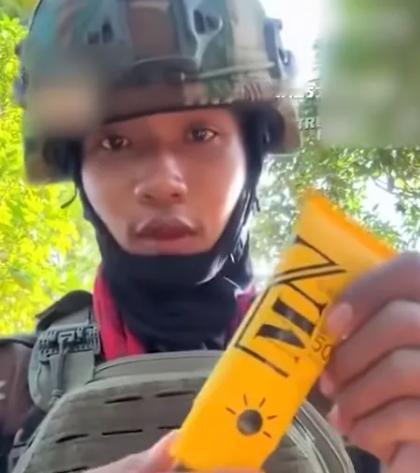 别人带货在直播间吹空调这人带货在边境听炮声，泰柬边境正冲突着呢前线哨所一段视频直