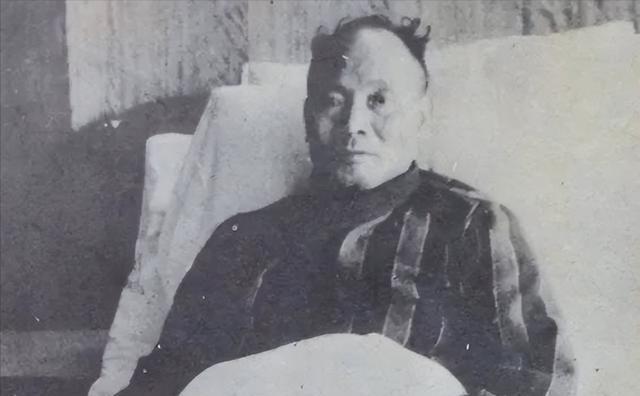 1954年，汤恩伯在日本手术台上咽了气。消息传到台湾，蒋介石听完汇报，只淡淡说了