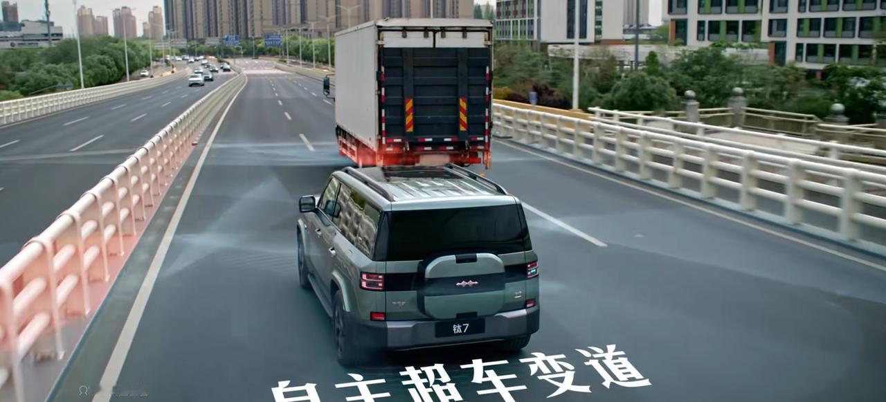 比亚迪这波直接把智驾行业的底裤都掀了。
 
王传福一句话："敢兜底才是真安全"。