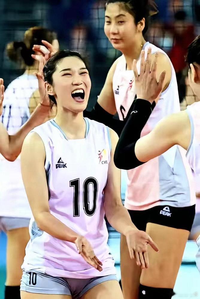 王梦洁加盟美国女排职业联赛王梦洁的留洋梦圆！下赛季她将代表美国女排职业联赛球队出