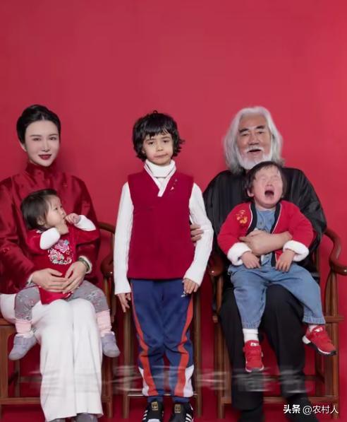 张纪中夫妇直播的时候，有网友问会不会生五胎？张纪中脸红的说岁数太大了，身体条件不