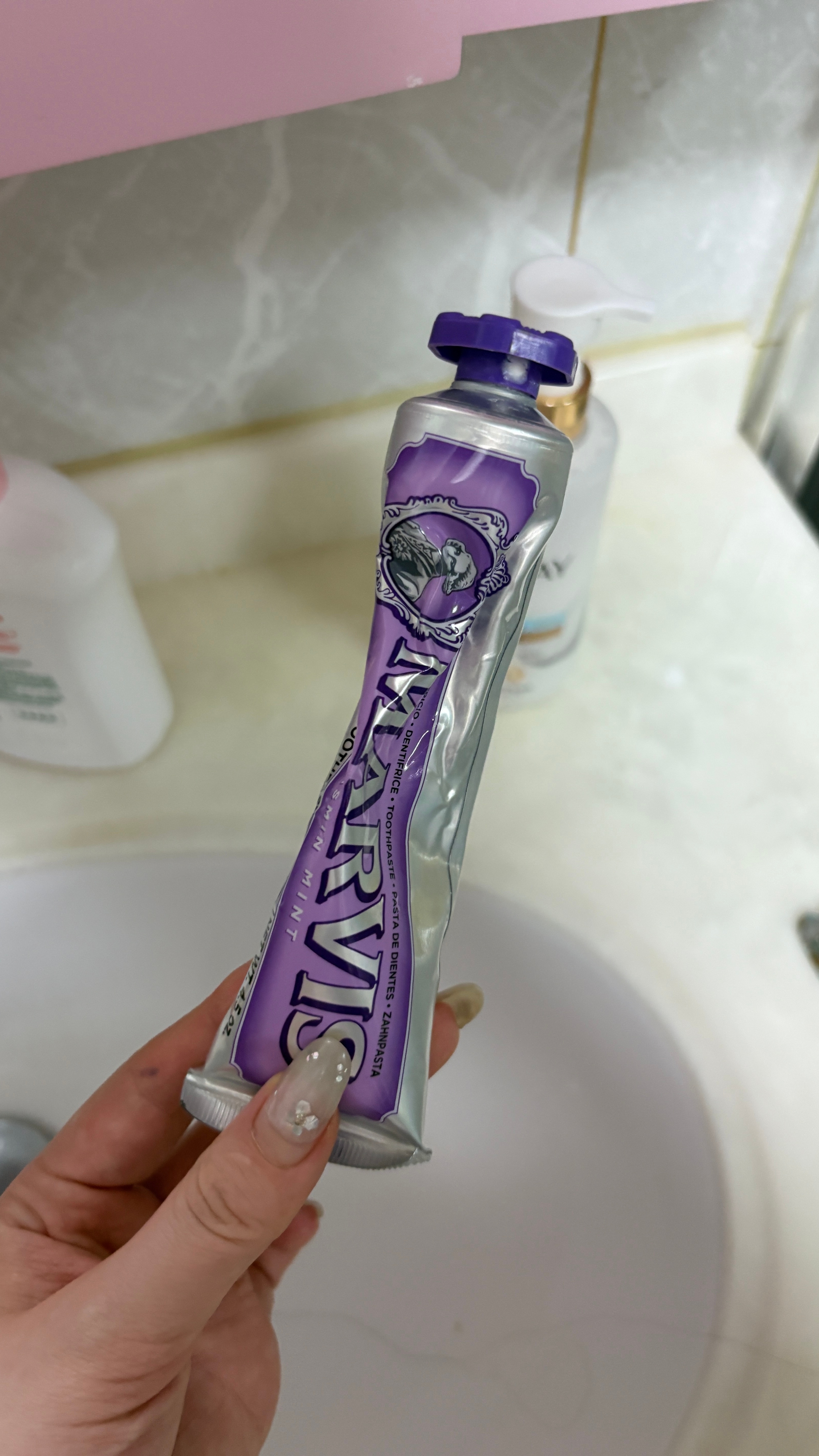 受不了牙膏挤成这样的 