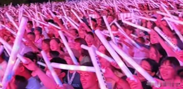 弥勒一夜爆火！陈慧琳开唱，门票竟能免费畅游5大景区？