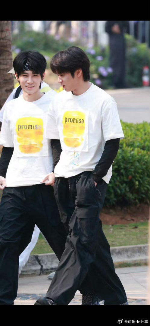 马嘉祺 丁程鑫 宋亚轩 刘耀文 张真源 严浩翔 贺峻霖奔跑吧