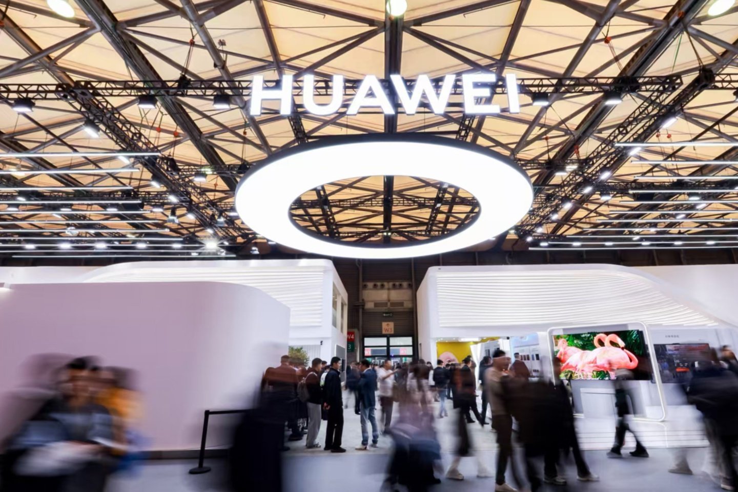 【余承东谈华为全场景生态，已经进入全链生态时代】AWE 2026，华为鸿蒙全场景