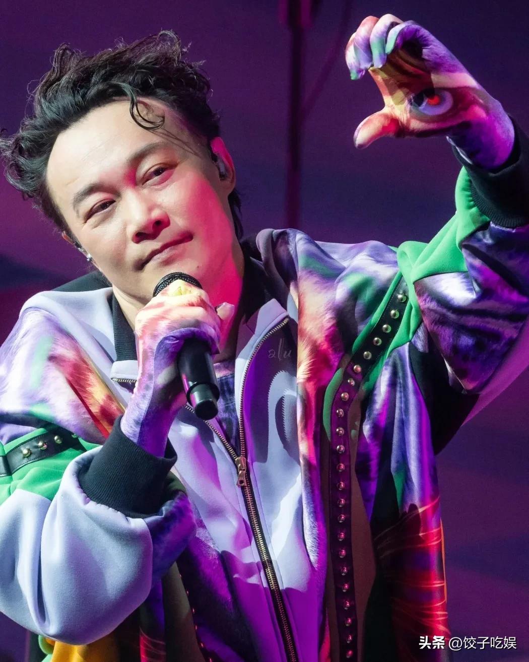 我的天呀！陈奕迅演唱会延期了！！歌迷们只能再等等了。

5月15日歌手陈奕迅Fe