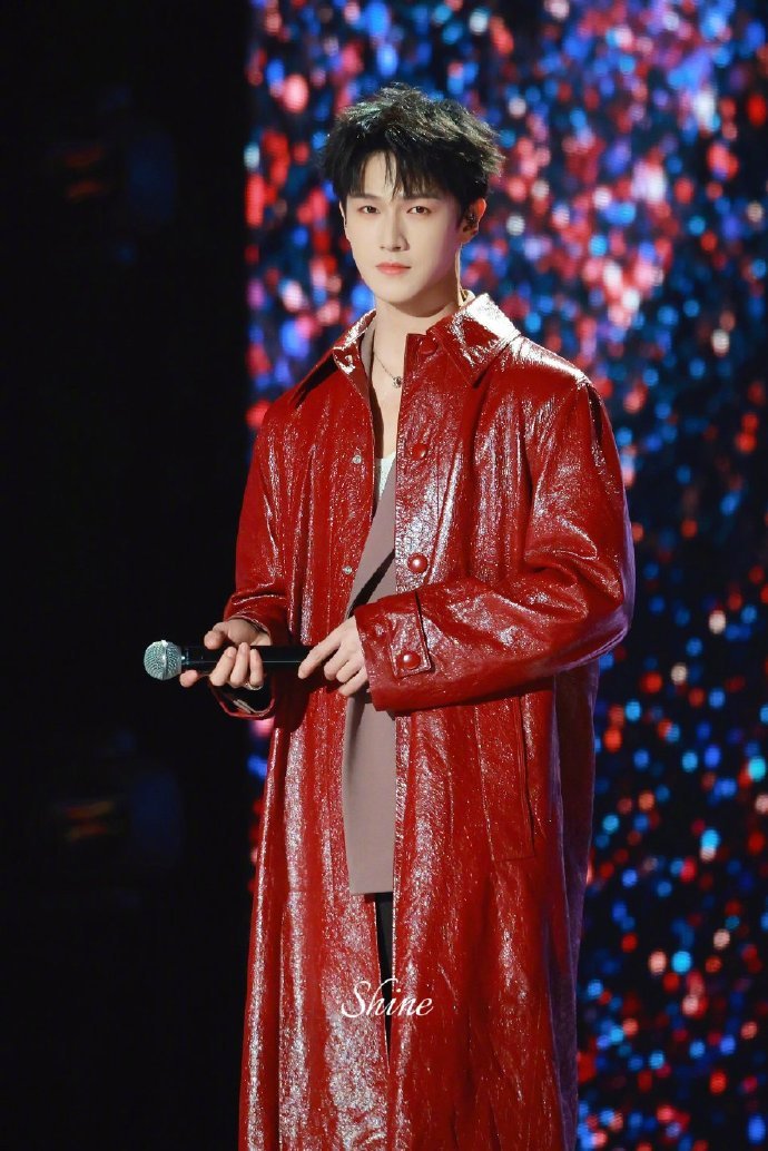 站姐团建发李昀锐 百家站姐愚人节发李昀锐 站姐团建发李昀锐，百家站姐愚人节发李昀