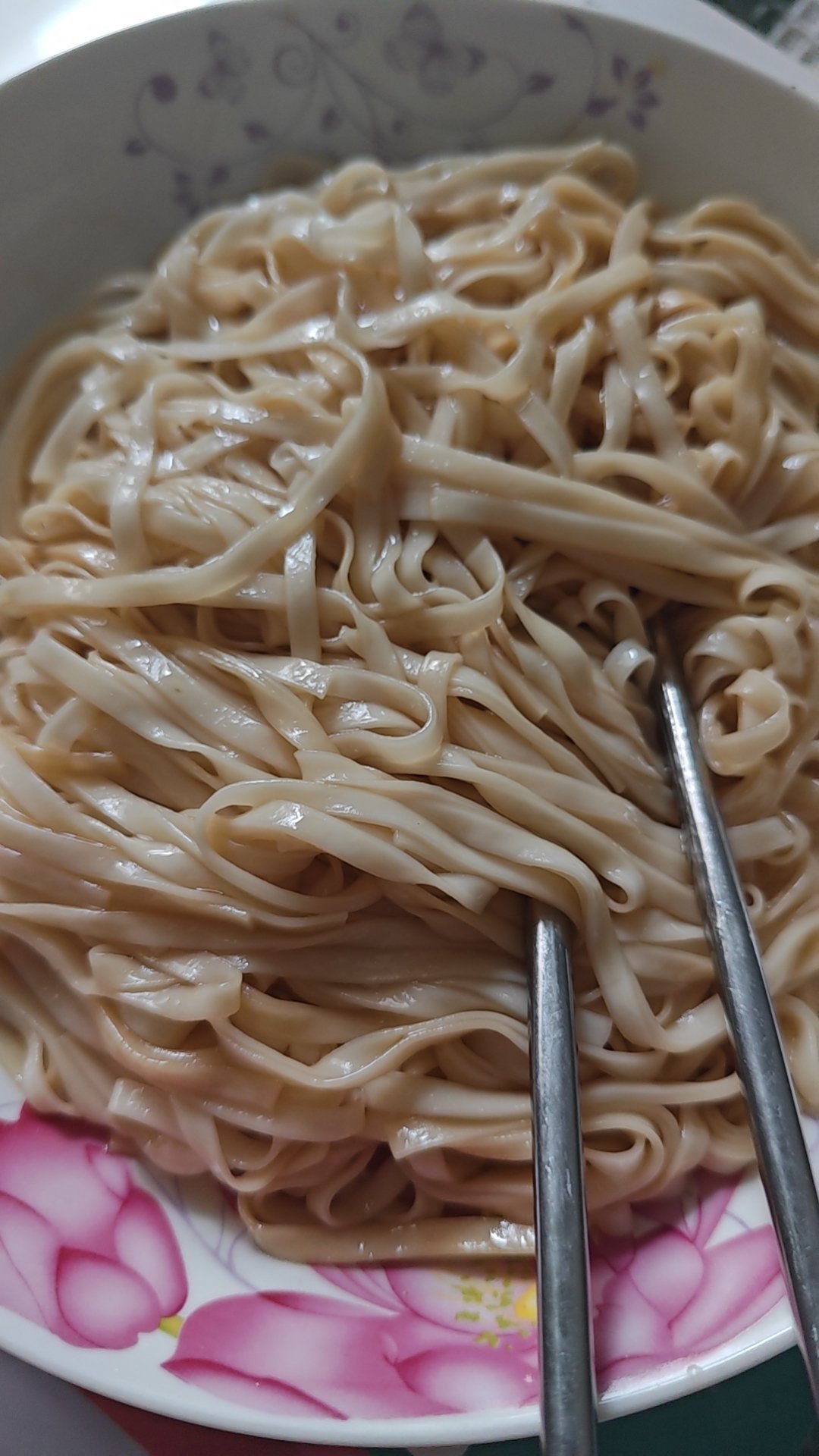 拔牙后只能吃点这个，不能吃烫的、辣的，只能吃清淡的。
