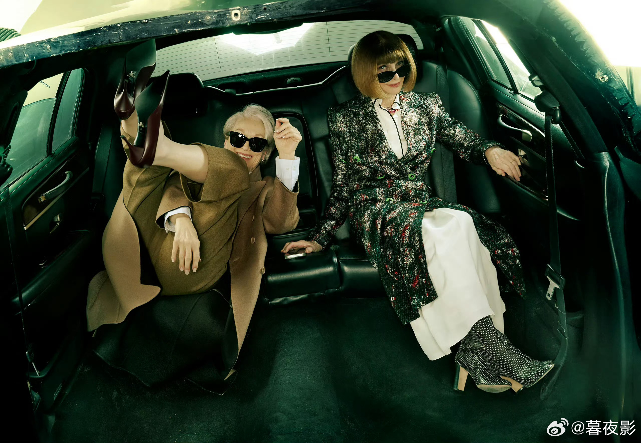 两大时尚女魔头梅丽尔斯特里普和安娜温图尔同框登上《VOGUE》新刊封面及写真！！