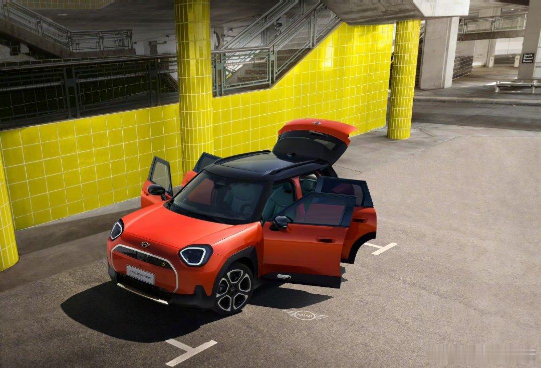 #全新电动MINIACEMAN上市#全新电动 MINI ACEMAN 的登场，标