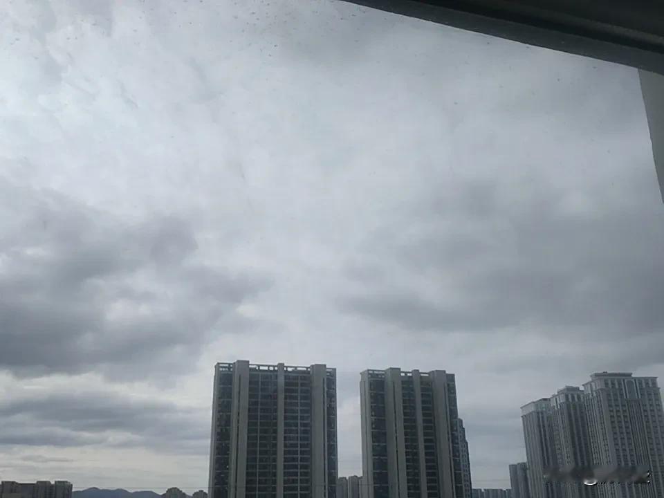 如果没人关心你,你会怎么办? 生活有时就像调皮鬼，让我们陷入无人关心的境地。其实