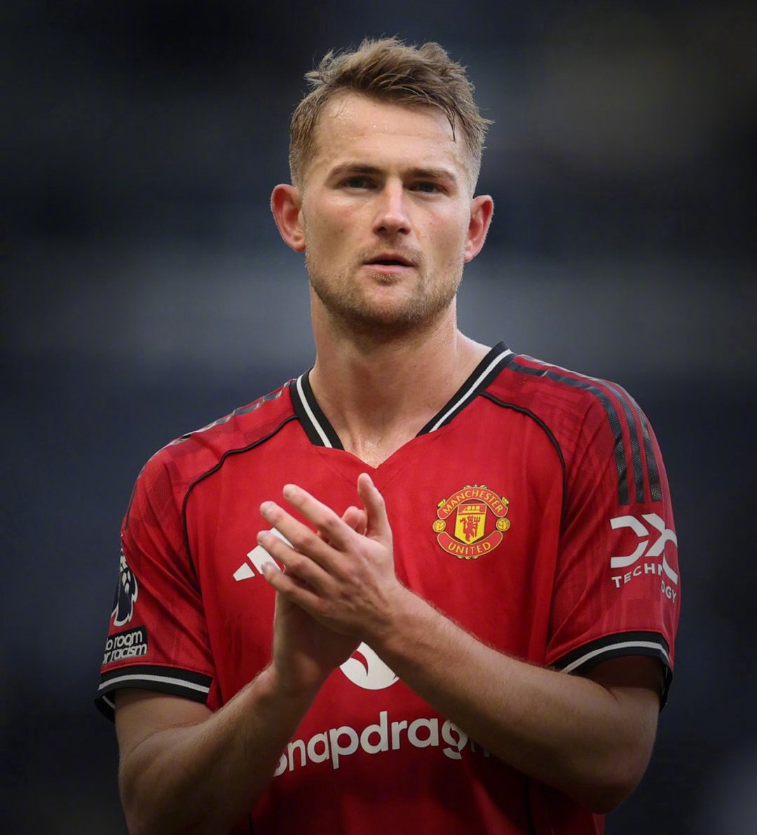 📢 突发：曼联主帅鲁本·阿莫里姆确认马泰斯·德里赫特和哈里·马奎尔将缺席周一曼