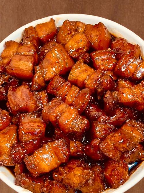 冰糖上色更好。