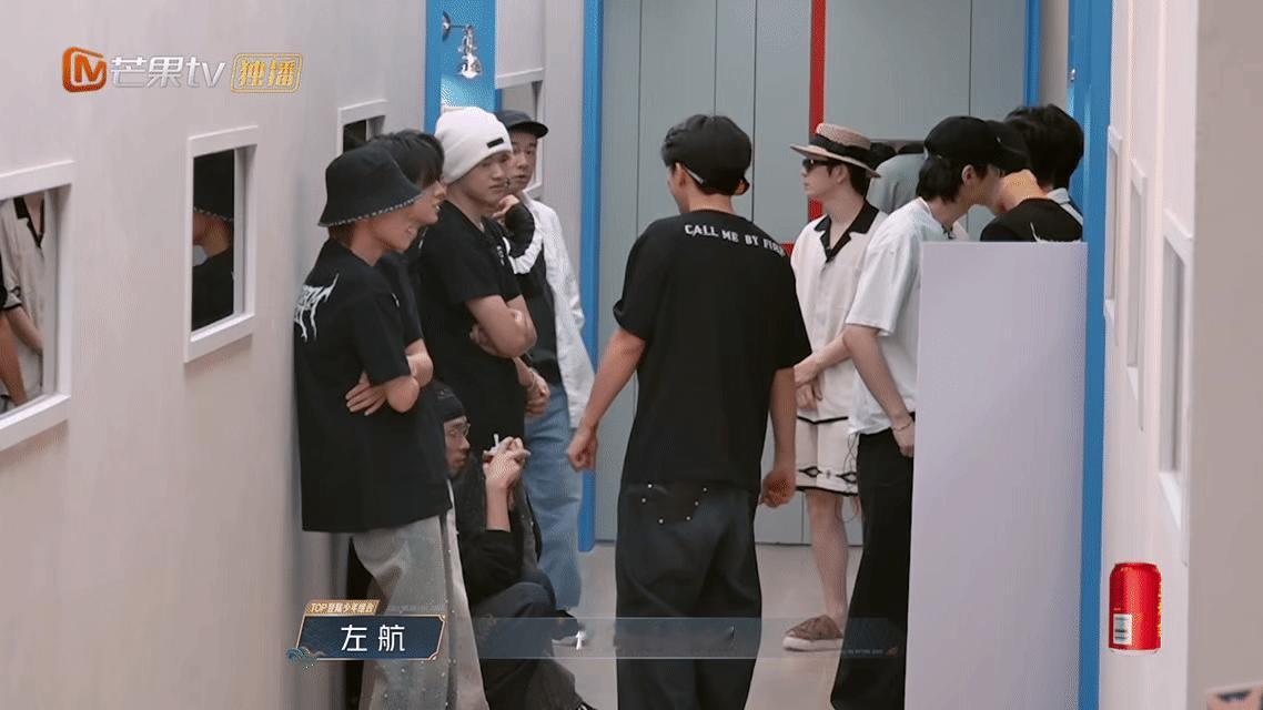 热狗职业生涯第一次倒数崩溃了 热狗为《秘密》舞台投入那么多，结果拿倒数第一，还是
