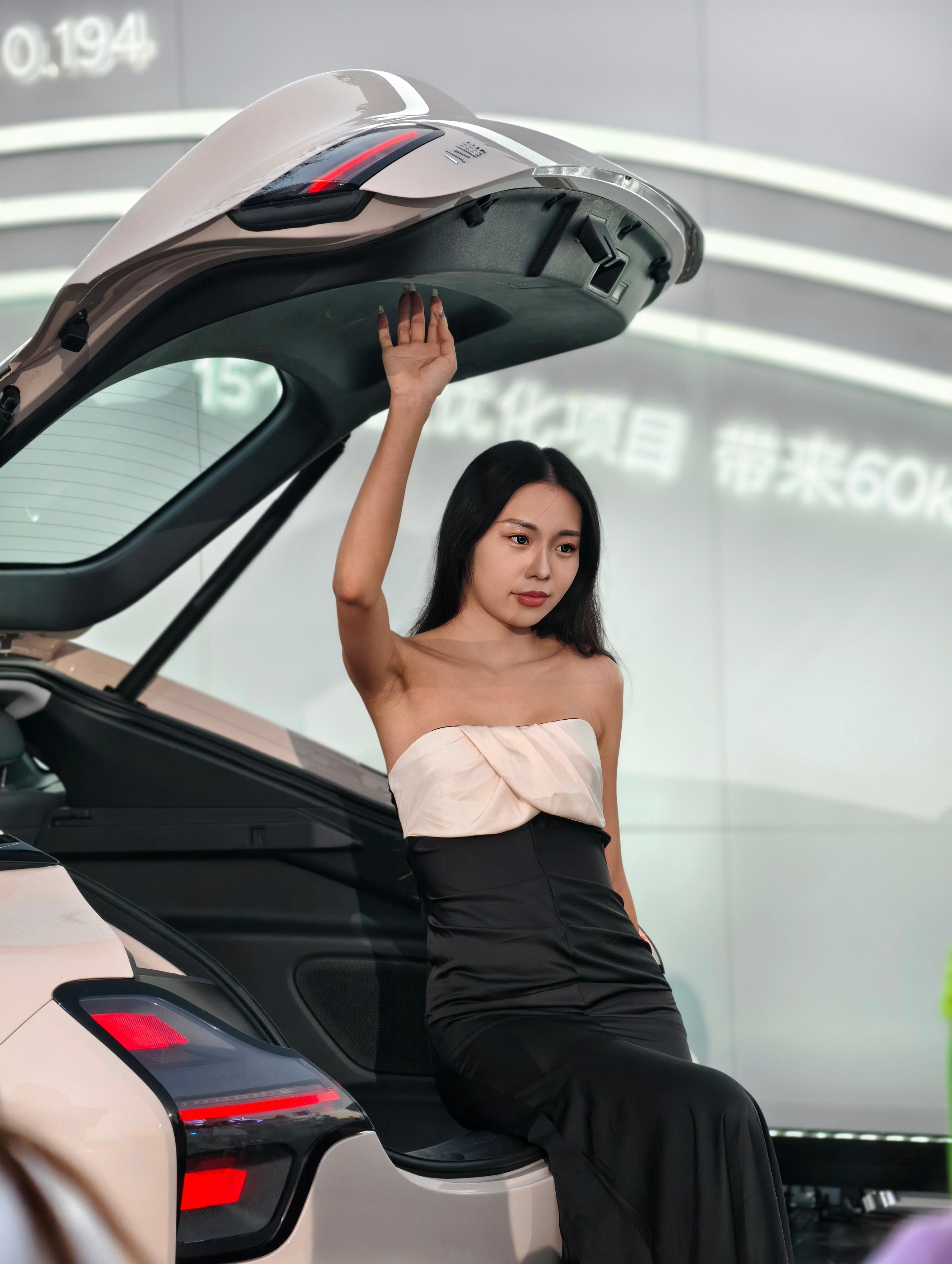 #小鹏MONA排面##小鹏MONA上市# 今天小鹏 MONA M03 雷军等一众
