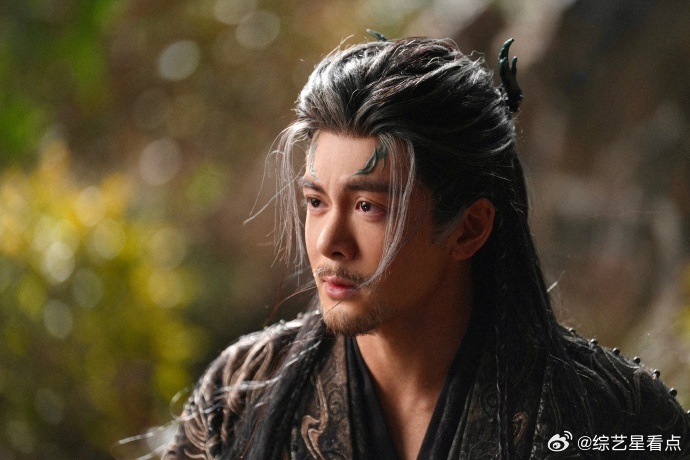 曾舜晞新剧我成了我爹 武拾光变成了自己的爹苍淏，曾舜晞新剧《月鳞绮纪》我成了我爹