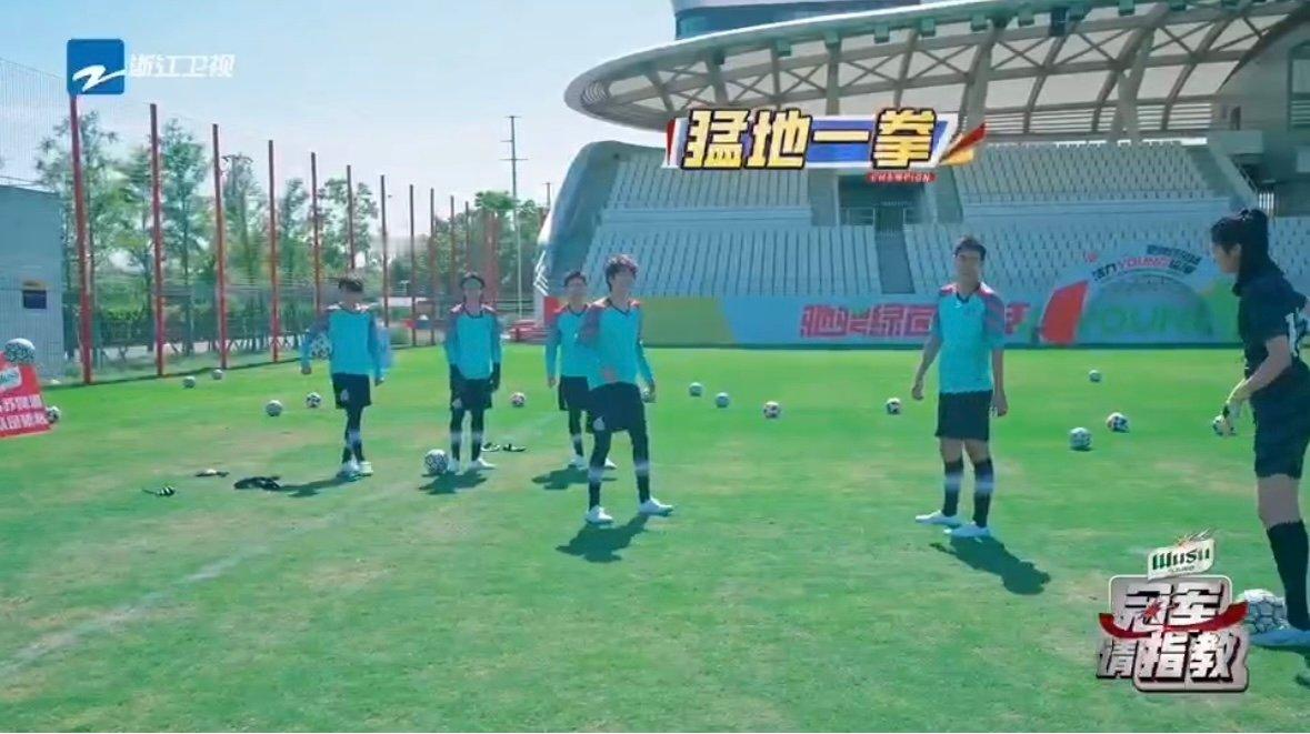 #李晨自曝和嘉宾私底下关系不好#李晨自曝和嘉宾私底下关系不好哈哈哈，只能说你们是