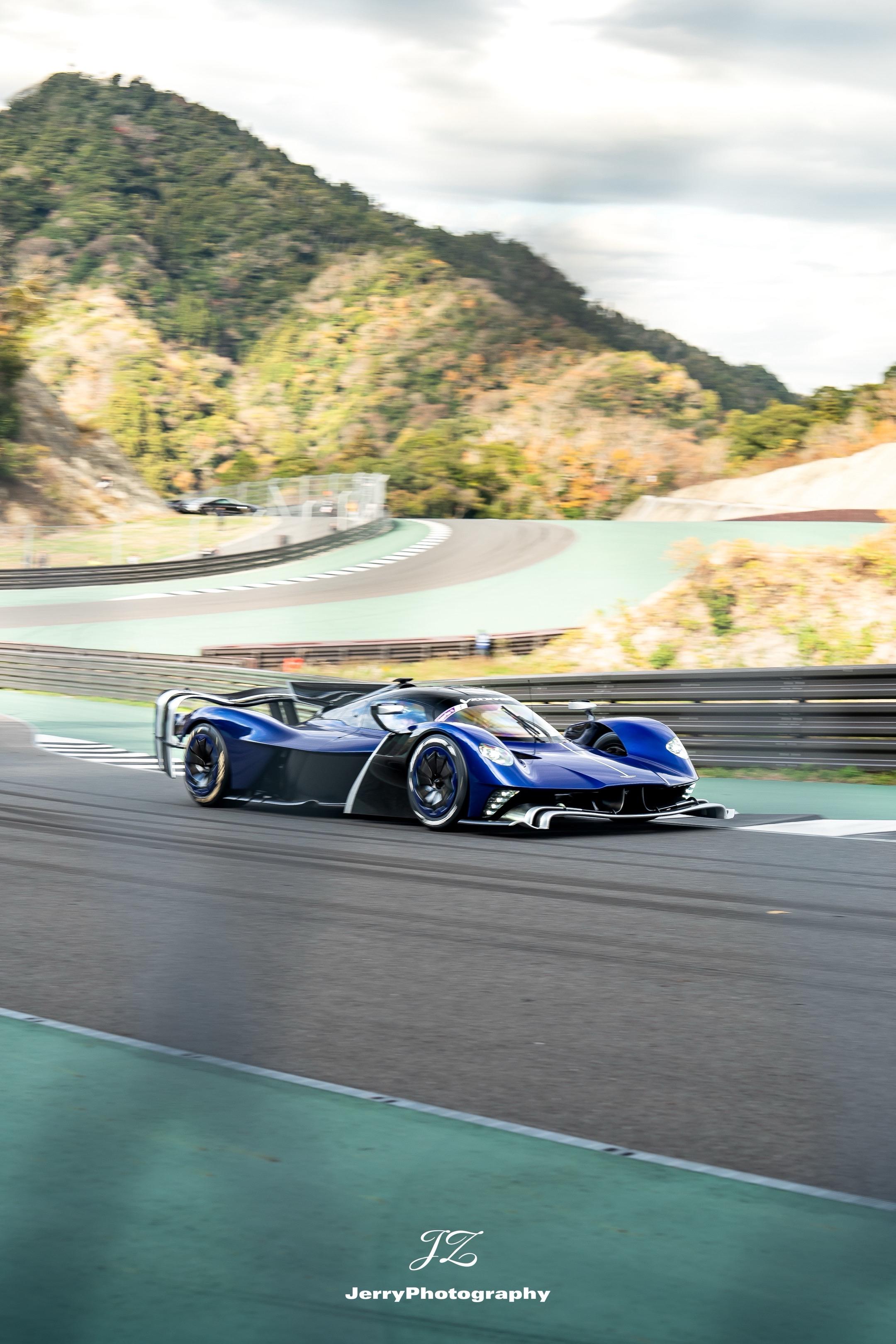 滿分答卷。阿斯顿马丁Valkyrie AMR Pro，不受规则束缚的极端答案！