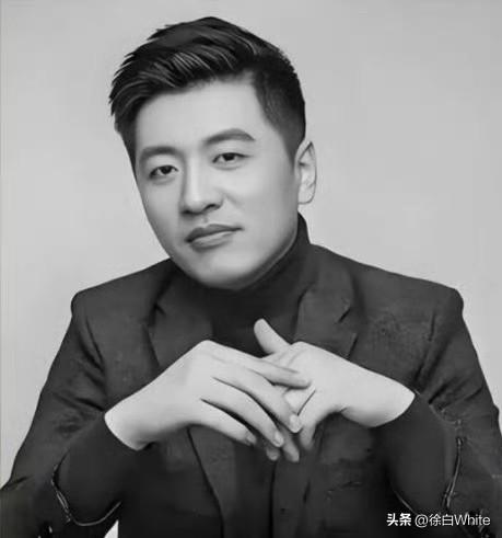 3月27日，张雪峰明天早上7点追悼会
去过现场的网友分享，接待大家的告别厅内没有