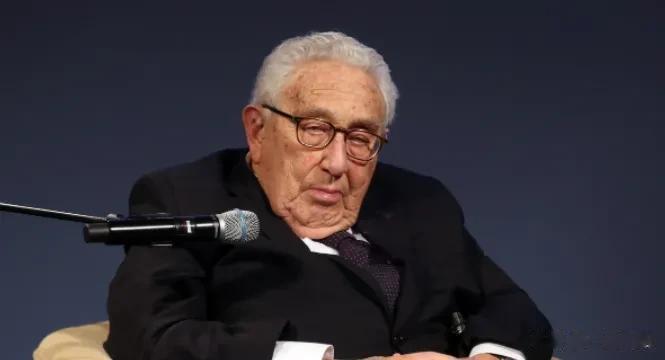 基辛格刚发出战争警告，话音刚落，美对华“下战书”，解放军果断亮剑！

现已退出政