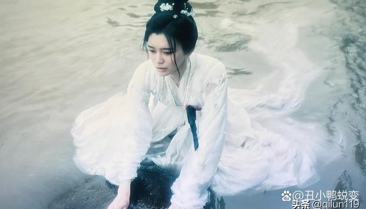 奚梦瑶的古装造型真是没有现代装照惊艳！ 