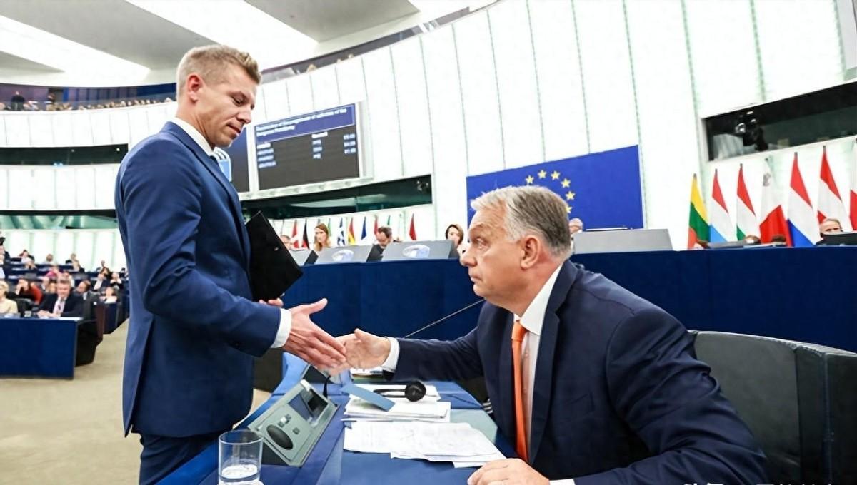 谁能想到，在欧洲大陆跟欧盟“硬刚”了十几年的那个男人，竟然在一夜之间交出了帅印！