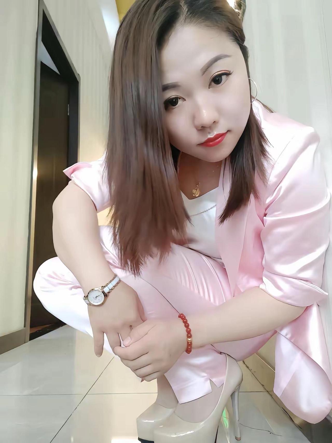 何晓英