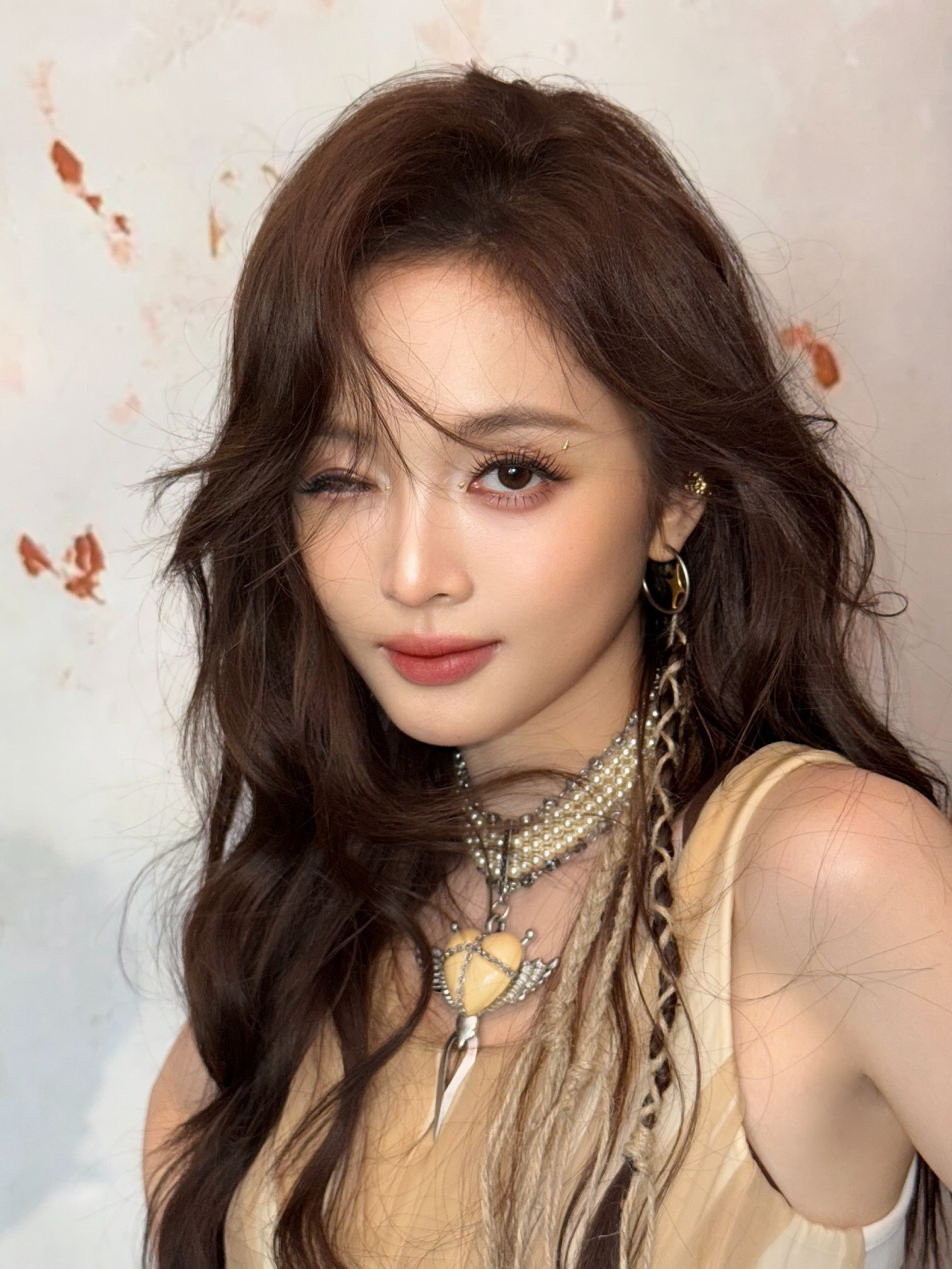 吴宣仪 在复制粘贴的时代，你是手写的诗