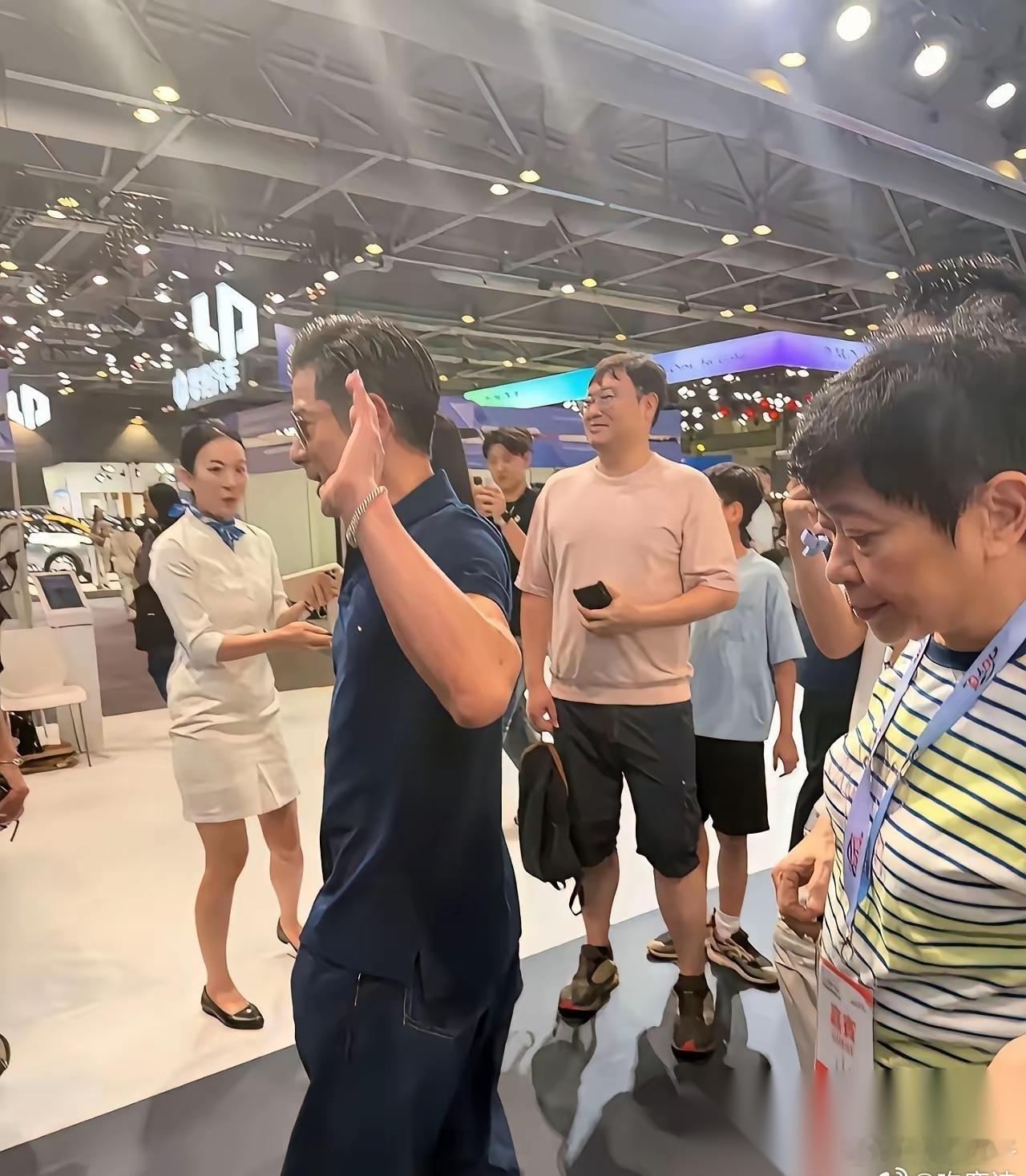 郭富城经纪人小美，  也就输在了年纪上吧。  可以说，没有小美，就没有四大天王之