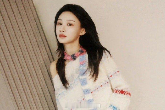 何宣林二公分组姐姐们的组合太戳我了！分工超合理，舞担vocal各司其职，期待何宣