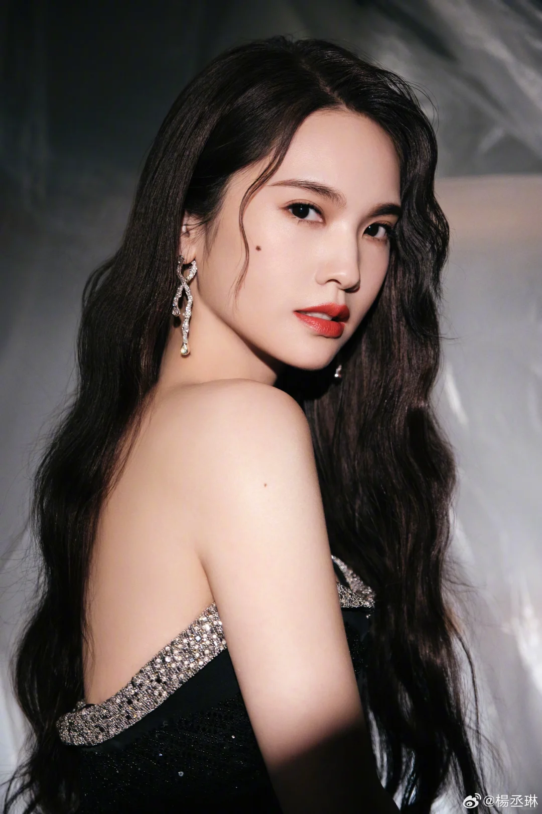 杨丞琳红毯造型｜微博之夜