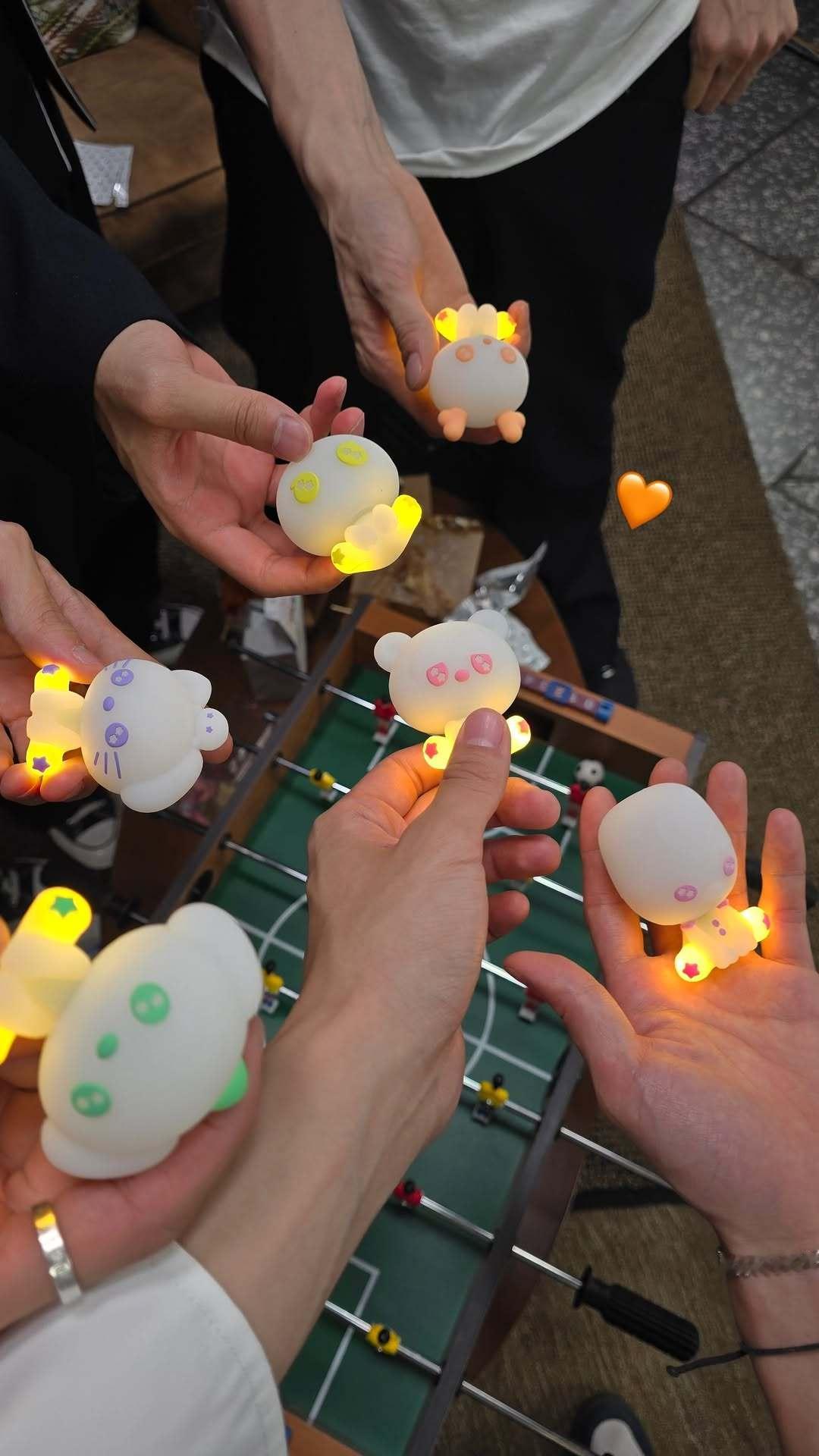 260615 IG快拍蛋糕上扣儿的五官完全重叠在一起了ㅋㅋㅋㅋㅋ 