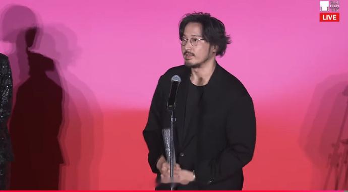 王传君 白百何好抓🐴！！！！！王传君的获奖感言是“感谢白百何女士和刘丹女士，是