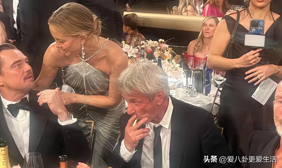 这个人在室内公然抽烟，敢管吗？
当然是不敢。因为他是老了的坏小子西恩潘。
他是出