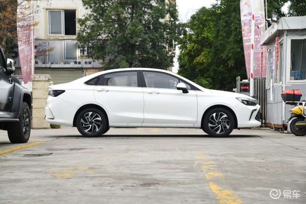 [小鲨帮选车]入门就113马力，北京U5 PLUS紧凑型车选购指南