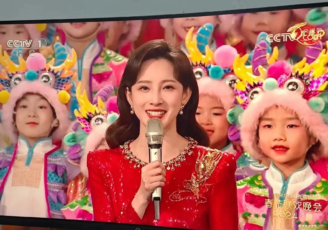 为什么春晚不受百姓欢迎了呢?现在回头看，原因其实很简单：

1 .所有节目以北方