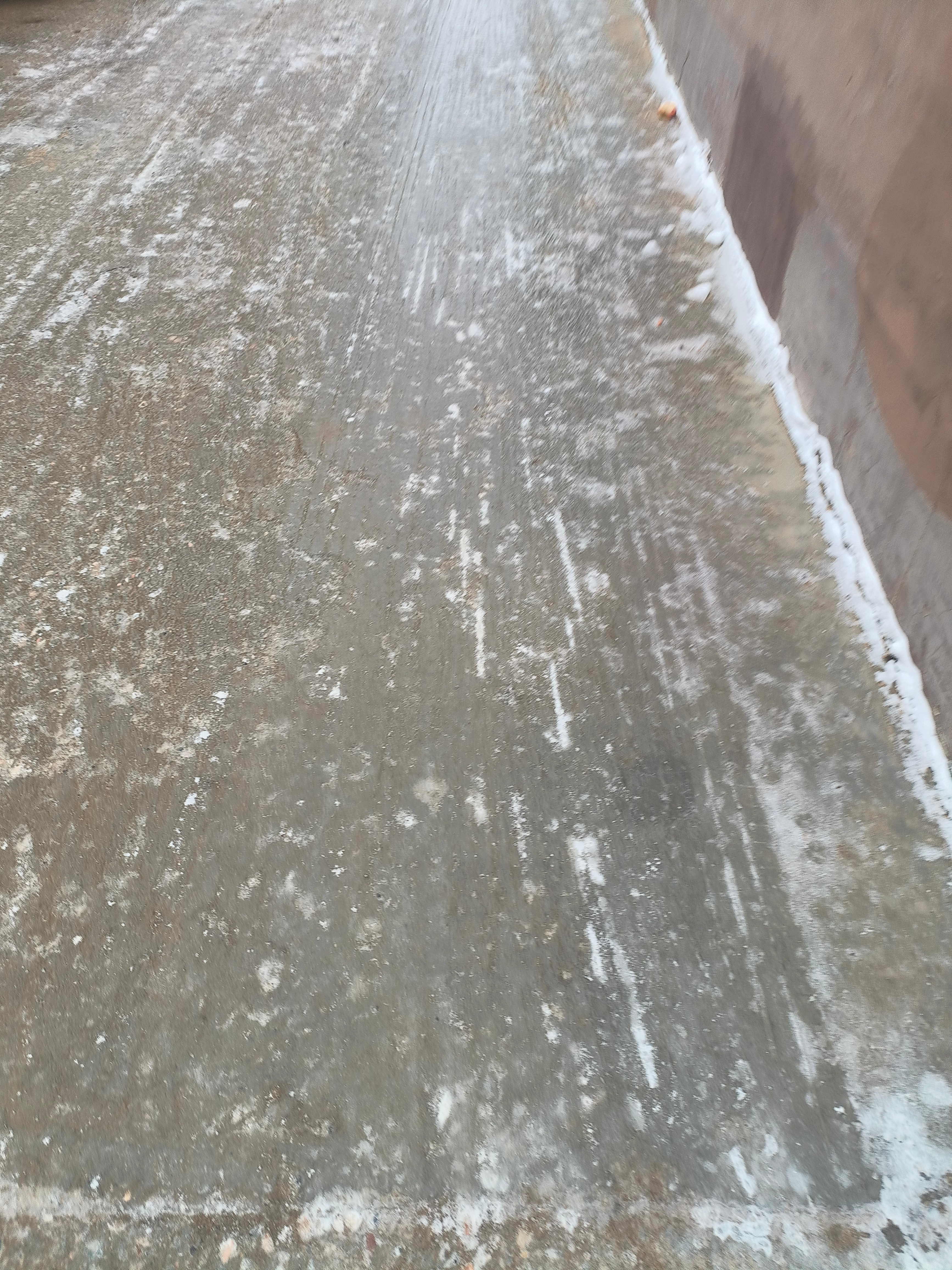 北京扫雪也太丝滑了吧北京扫雪才是真·丝滑美学～ 滚刷推雪、雪铲归拢、融雪车消纳，